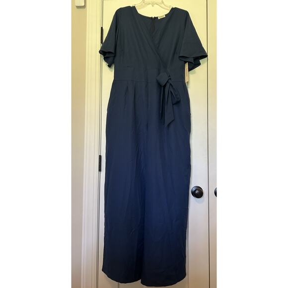NWT Kiyonna Size XL Navy Charisma Crepe Jumpsuit Blue Romper Wide Leg Pant Vneck - Picture 3 of 8
